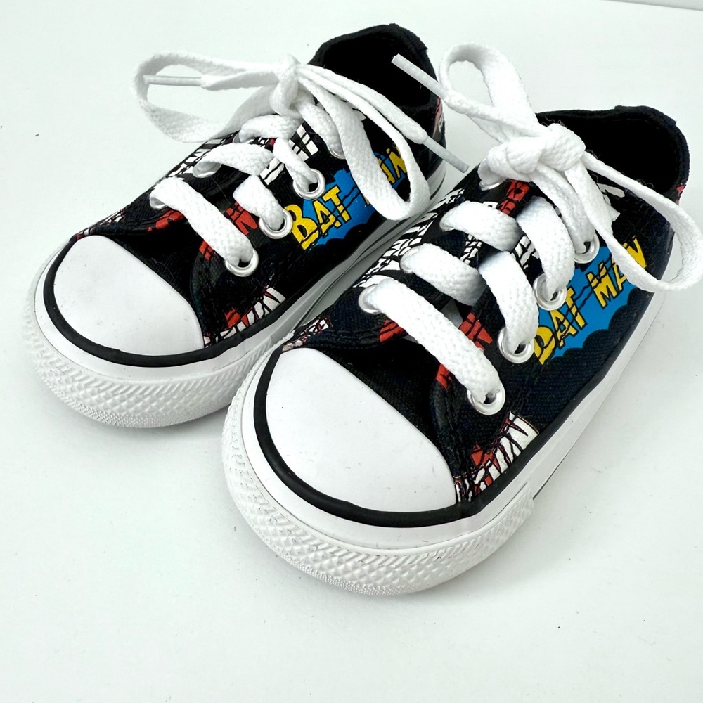 Converse Toddler Batman Low Top Sneaker Size 4